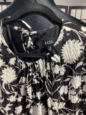 MSK Black and White Floral Tie-Back Top